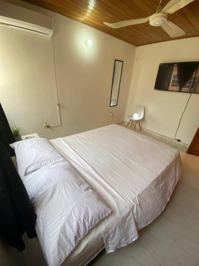 Habitaciones Cerca Al Aeropuerto 2 Cartagena Екстериор снимка