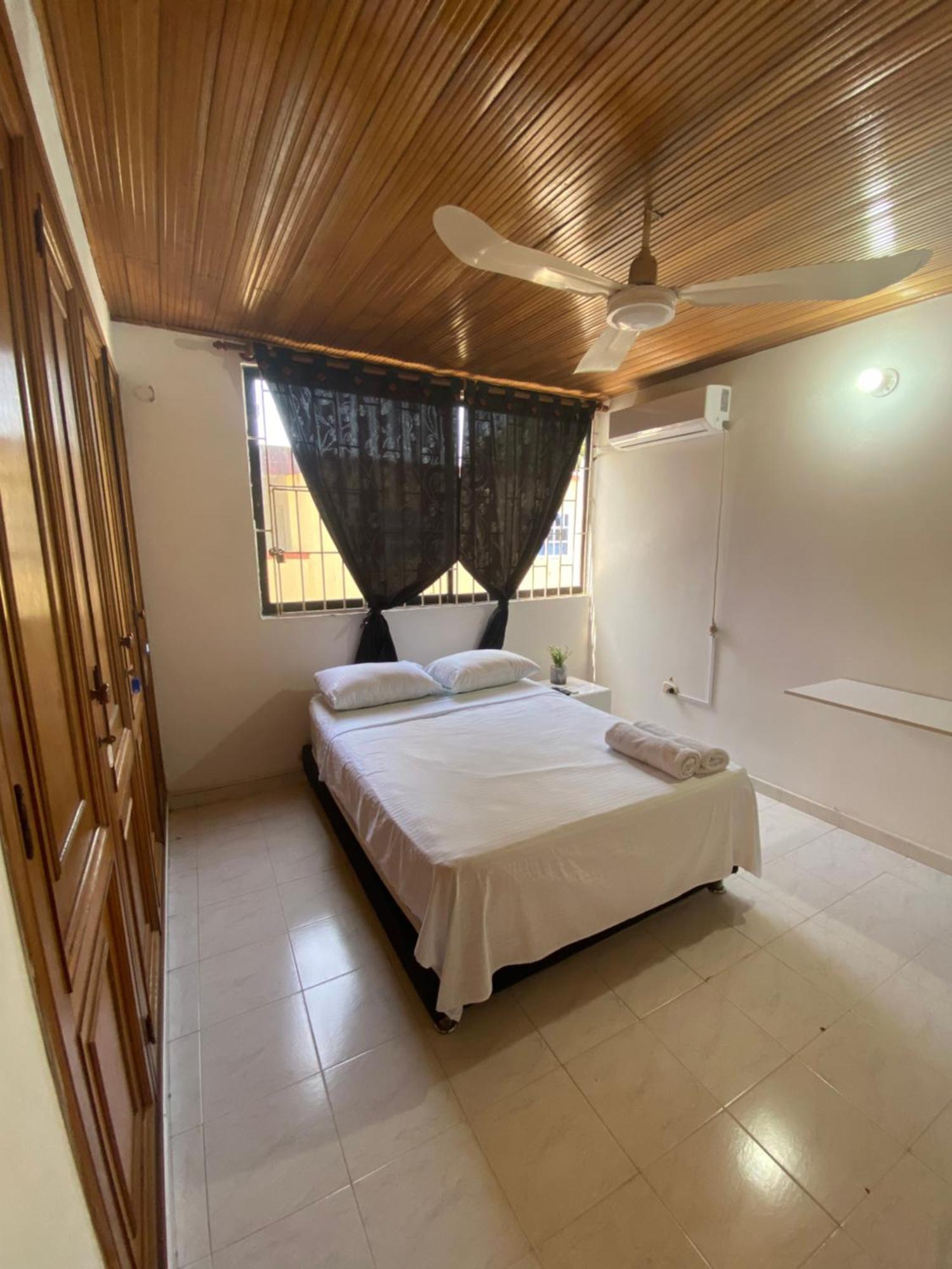 Habitaciones Cerca Al Aeropuerto 2 Cartagena Екстериор снимка